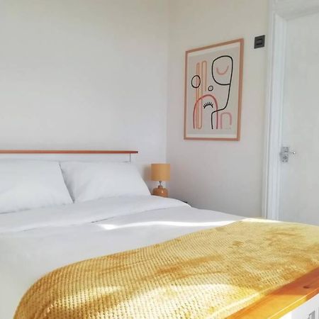 Cosy, Elegant Apartment In Heart Of Ludlow Town エクステリア 写真