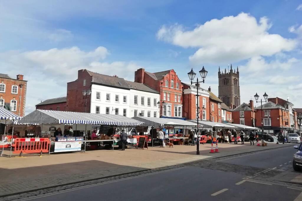 Cosy, Elegant Apartment In Heart Of Ludlow Town エクステリア 写真